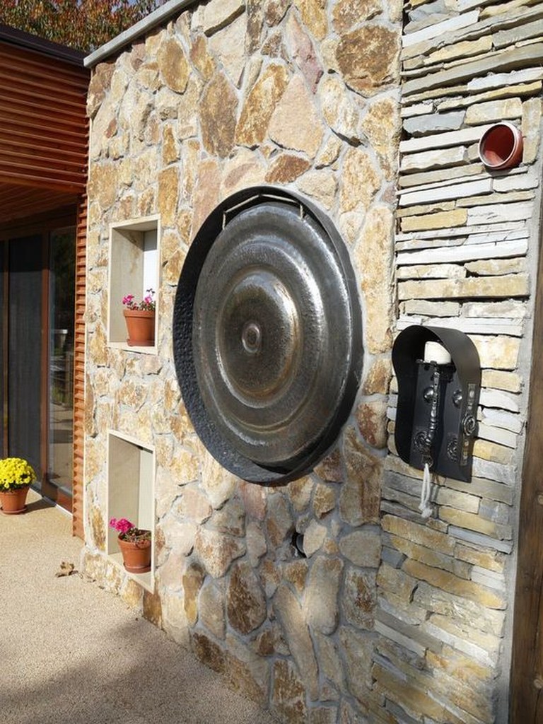 Tepaný gong